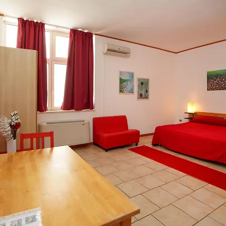 Apartahotel Lupiae *